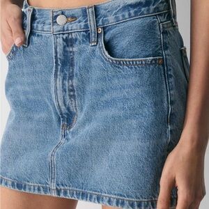 Aritzia Denim Forum blue 90s Ricci Jean skirt sz 24